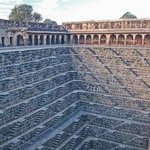 인도에서 가장 큰 계단식 <b>우물</b>! 스케일이 남달라~