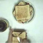 토스트로 그린 <b>초상화</b>