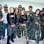 비, 아임<b>커밍</b> 미국 백댄서들과 무대 뒤에서~