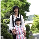 머리 <b>독특</b>하게 땋은 배두나~