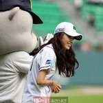 가녀린 한효주, 시구는 정말 잘하네ㅋ <b>역시</b> 효주르ㅋㅋ