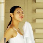 박진희...화장품 <b>cf</b> 현장~ 이 사진은 안 쓸꺼지?