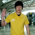 박지성 '<b>목발</b> 없이' 영국으로 출국