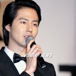 <b>조인성</b>, 부산에서 턱시도 입은 완소 모습
