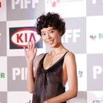 아줌마 뽀글이 파마하고 <b>영화제</b> 온 김민선