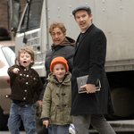 <b>에단</b>호크의 아들 레본 로안은 파파라치를 좋아해!!