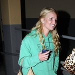 제시카 <b>심슨</b>~후드티만 입은거야?