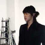 모니터 보는 최근 비! 사진 한장에 그의 <b>포스</b>가!ㅎㄷㄷㄷ