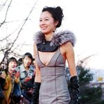 흐믓한 공효진 <b>민망</b>한 노출의상