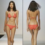 신이내린 몸매 장윤주, 비키니입고 <b>아찔</b>한 워킹!