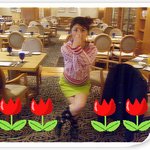 귀여운 사오리..텅빈 식당에서 <b>괴상</b>한 포즈..안 부끄러워?