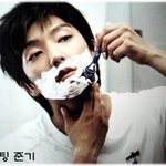 남자연예인들 <b>면도</b>하는 모습