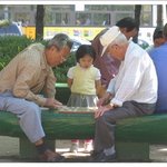 할아버지, 거기가 아니잖아요~