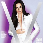 최근 화보 찍은 <b>데미</b>무어, 나이가 무색해!