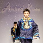 유승호! 앙드레김 패션쇼에서~<b>신발</b>은 정말 미안해!!
