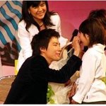 <b>아랍왕자</b> 조인성, 얼굴에 사인 중?