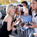 패넷티어의 <b>몸짓</b>에 아슬아슬한 옷이.... 빨간 입술이 섹시하구나