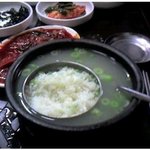 여기, 따로<b>국밥</b> 하나만 주세요