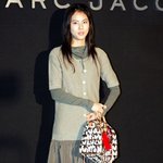모델 <b>혜박</b>과 박지윤 같은옷