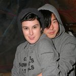 브루스 <b>윌리스</b> 딸 한국계 남친과 커플룩 입고~