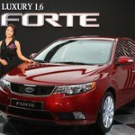 레이싱 <b>걸이</b> 된 한지민, 좀 짧은 키만 빼면 좋아~