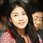 저소득 장애아동 돕는 행사에 간 하지원, 예쁜 마음만큼 예쁜 원피스