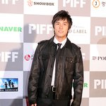 레드카펫이 <b>어색</b>하지 않은 김동완