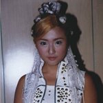 불과 몇 년 전, 옛얼굴 <b>어색</b>한 윤은혜