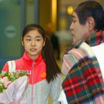 김연아 <b>마중</b>나온 앙드레김의 격한 화장!