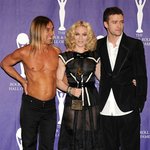 마돈나 속 비치는 드레스~어쩐지 <b>민망</b>해