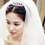 <b>웨딩</b>드레스 입은 예쁜 송혜교
