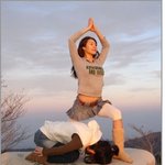 옥주현 <b>이진</b> 때와 장소를 가리지 않는 요가 사랑..?