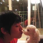 강아지랑 뽀뽀하는 <b>브라이언</b>, 너무 귀여워