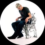 <b>포크</b>, 나이프, 스푼으로 만든 의자