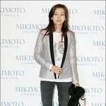 최근 황신혜와 한혜진 미키모토 코스메틱 <b>런칭</b> 행사에서
