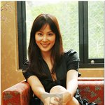 원피스 앞<b>단추</b> 풀고 인터뷰하는 고소영