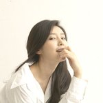 <b>와이</b>셔츠 하나만 걸친 채정안, 여자가 봐도 예뻐ㅠ