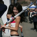 이쁘네 <b>복장</b>은 야해도 레이싱걸들