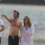 드류베리모어 하와이에서 비키니<b>차림</b>