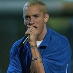 최근 에미넴 , <b>90</b>kg돌파하고 동네 아저씨 포스  제대로 풍기는...