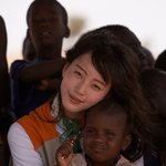 아프리카에 해피 <b>바이러스</b>를 전파하고 온 한예슬