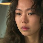 눈물을 보이는 김민희, 보호본능을 일으키는구나