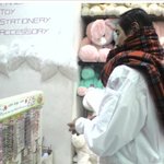 팬시점서 <b>인형</b> 사는 앙드레 김