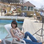 쌀쌀한 날씨 속 시원한 복장 <b>윤정희</b> 여름 화보 촬영 직찍