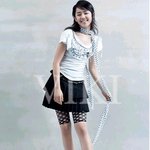 성숙해진 문근영, 여름 의류 화보 속 <b>늘씬</b> 각선미 공개