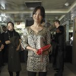 송혜교의 실체~! 굉장히 평범해진 최근...<b>예전</b> 미모가 아냐 !!