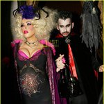 할로윈 맞이 드라큘라 부부로 <b>변장</b>한 크리스티나 아길레라 부부