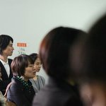 조인성 송지효 쌍화점 고사현장에서 <b>호탕</b>한 복식 웃음