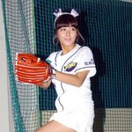 시구하는 <b>솔비</b>!귀여운 머리띠와 의상