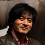 인터뷰 중 조는 장동건, 눈 감으니 더 완벽한 조각상 <b>포스</b>
